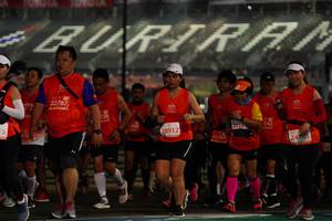 BIB: 22787, 728, 142, 2912, 28912, 031, 26201, 24361
                            <button type="button" onclick="openModal(11321419)" class="btn btn-primary btn-sm float-right btn-popup" data-toggle="modal" data-target=".modal-high-quality">
                        <i class="fas fa-shopping-cart"></i> Add to Cart
                    </button>
                                            <button type="button" onclick="isThisMe(11321419, true)" class="btn btn-success btn-sm float-right btn-popup btn-isme hidden" data-toggle="tooltip" data-placement="bottom" title="นี่คือรูปของคุณใช่ไหม คลิกที่นี่เพื่อเอาเข้าอัลบั้ม">
                        <i class="fas fa-plus"></i> Add to album
                    </button>
                    <button type="button" onclick="isThisMe(11321419, false)" class="btn btn-warning btn-sm float-right btn-popup btn-isnotme hidden">
                        <i class="fas fa-ban"></i> Remove from album
                    </button>