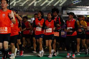 BIB: 28872, 28394, 21748, 14436, 27201
                            <button type="button" onclick="openModal(11315528)" class="btn btn-primary btn-sm float-right btn-popup" data-toggle="modal" data-target=".modal-high-quality">
                        <i class="fas fa-shopping-cart"></i> Add to Cart
                    </button>
                                            <button type="button" onclick="isThisMe(11315528, true)" class="btn btn-success btn-sm float-right btn-popup btn-isme hidden" data-toggle="tooltip" data-placement="bottom" title="นี่คือรูปของคุณใช่ไหม คลิกที่นี่เพื่อเอาเข้าอัลบั้ม">
                        <i class="fas fa-plus"></i> Add to album
                    </button>
                    <button type="button" onclick="isThisMe(11315528, false)" class="btn btn-warning btn-sm float-right btn-popup btn-isnotme hidden">
                        <i class="fas fa-ban"></i> Remove from album
                    </button>