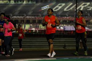 BIB: 0535, 171, 22093
                            <button type="button" onclick="openModal(11322578)" class="btn btn-primary btn-sm float-right btn-popup" data-toggle="modal" data-target=".modal-high-quality">
                        <i class="fas fa-shopping-cart"></i> Add to Cart
                    </button>
                                            <button type="button" onclick="isThisMe(11322578, true)" class="btn btn-success btn-sm float-right btn-popup btn-isme hidden" data-toggle="tooltip" data-placement="bottom" title="นี่คือรูปของคุณใช่ไหม คลิกที่นี่เพื่อเอาเข้าอัลบั้ม">
                        <i class="fas fa-plus"></i> Add to album
                    </button>
                    <button type="button" onclick="isThisMe(11322578, false)" class="btn btn-warning btn-sm float-right btn-popup btn-isnotme hidden">
                        <i class="fas fa-ban"></i> Remove from album
                    </button>