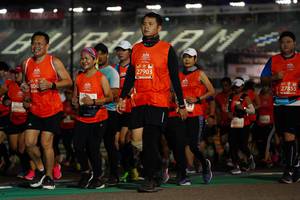 BIB: 27903, 806, 27855
                            <button type="button" onclick="openModal(11321410)" class="btn btn-primary btn-sm float-right btn-popup" data-toggle="modal" data-target=".modal-high-quality">
                        <i class="fas fa-shopping-cart"></i> Add to Cart
                    </button>
                                            <button type="button" onclick="isThisMe(11321410, true)" class="btn btn-success btn-sm float-right btn-popup btn-isme hidden" data-toggle="tooltip" data-placement="bottom" title="นี่คือรูปของคุณใช่ไหม คลิกที่นี่เพื่อเอาเข้าอัลบั้ม">
                        <i class="fas fa-plus"></i> Add to album
                    </button>
                    <button type="button" onclick="isThisMe(11321410, false)" class="btn btn-warning btn-sm float-right btn-popup btn-isnotme hidden">
                        <i class="fas fa-ban"></i> Remove from album
                    </button>