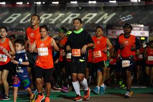 BIB: 29044, 27853, 869, 27762, 3425, 24884, , 
                            <button type="button" onclick="openModal(11314823)" class="btn btn-primary btn-sm float-right btn-popup" data-toggle="modal" data-target=".modal-high-quality">
                        <i class="fas fa-shopping-cart"></i> Add to Cart
                    </button>
                                            <button type="button" onclick="isThisMe(11314823, true)" class="btn btn-success btn-sm float-right btn-popup btn-isme hidden" data-toggle="tooltip" data-placement="bottom" title="นี่คือรูปของคุณใช่ไหม คลิกที่นี่เพื่อเอาเข้าอัลบั้ม">
                        <i class="fas fa-plus"></i> Add to album
                    </button>
                    <button type="button" onclick="isThisMe(11314823, false)" class="btn btn-warning btn-sm float-right btn-popup btn-isnotme hidden">
                        <i class="fas fa-ban"></i> Remove from album
                    </button>