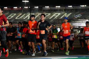 BIB: 82139, 28999, 21081, 0126, 2031
                            <button type="button" onclick="openModal(11256150)" class="btn btn-primary btn-sm float-right btn-popup" data-toggle="modal" data-target=".modal-high-quality">
                        <i class="fas fa-shopping-cart"></i> Add to Cart
                    </button>
                                            <button type="button" onclick="isThisMe(11256150, true)" class="btn btn-success btn-sm float-right btn-popup btn-isme hidden" data-toggle="tooltip" data-placement="bottom" title="นี่คือรูปของคุณใช่ไหม คลิกที่นี่เพื่อเอาเข้าอัลบั้ม">
                        <i class="fas fa-plus"></i> Add to album
                    </button>
                    <button type="button" onclick="isThisMe(11256150, false)" class="btn btn-warning btn-sm float-right btn-popup btn-isnotme hidden">
                        <i class="fas fa-ban"></i> Remove from album
                    </button>
