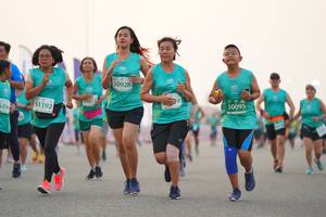 BIB: 50928, 50095, 51192, 524
                            <button type="button" onclick="openModal(10556526)" class="btn btn-primary btn-sm float-right btn-popup" data-toggle="modal" data-target=".modal-high-quality">
                        <i class="fas fa-shopping-cart"></i> Add to Cart
                    </button>
                                            <button type="button" onclick="isThisMe(10556526, true)" class="btn btn-success btn-sm float-right btn-popup btn-isme hidden" data-toggle="tooltip" data-placement="bottom" title="นี่คือรูปของคุณใช่ไหม คลิกที่นี่เพื่อเอาเข้าอัลบั้ม">
                        <i class="fas fa-plus"></i> Add to album
                    </button>
                    <button type="button" onclick="isThisMe(10556526, false)" class="btn btn-warning btn-sm float-right btn-popup btn-isnotme hidden">
                        <i class="fas fa-ban"></i> Remove from album
                    </button>