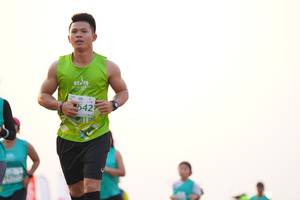 BIB: 542
                            <button type="button" onclick="openModal(10555126)" class="btn btn-primary btn-sm float-right btn-popup" data-toggle="modal" data-target=".modal-high-quality">
                        <i class="fas fa-shopping-cart"></i> Add to Cart
                    </button>
                                            <button type="button" onclick="isThisMe(10555126, true)" class="btn btn-success btn-sm float-right btn-popup btn-isme hidden" data-toggle="tooltip" data-placement="bottom" title="นี่คือรูปของคุณใช่ไหม คลิกที่นี่เพื่อเอาเข้าอัลบั้ม">
                        <i class="fas fa-plus"></i> Add to album
                    </button>
                    <button type="button" onclick="isThisMe(10555126, false)" class="btn btn-warning btn-sm float-right btn-popup btn-isnotme hidden">
                        <i class="fas fa-ban"></i> Remove from album
                    </button>