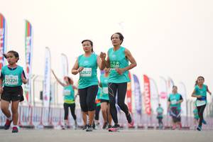 BIB: 1646, 52822, 51226
                            <button type="button" onclick="openModal(10557817)" class="btn btn-primary btn-sm float-right btn-popup" data-toggle="modal" data-target=".modal-high-quality">
                        <i class="fas fa-shopping-cart"></i> Add to Cart
                    </button>
                                            <button type="button" onclick="isThisMe(10557817, true)" class="btn btn-success btn-sm float-right btn-popup btn-isme hidden" data-toggle="tooltip" data-placement="bottom" title="นี่คือรูปของคุณใช่ไหม คลิกที่นี่เพื่อเอาเข้าอัลบั้ม">
                        <i class="fas fa-plus"></i> Add to album
                    </button>
                    <button type="button" onclick="isThisMe(10557817, false)" class="btn btn-warning btn-sm float-right btn-popup btn-isnotme hidden">
                        <i class="fas fa-ban"></i> Remove from album
                    </button>