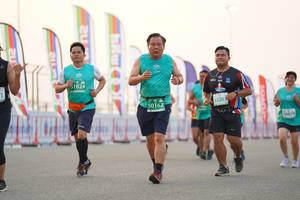 BIB: 1824, 3261, 50162, 879
                            <button type="button" onclick="openModal(10556454)" class="btn btn-primary btn-sm float-right btn-popup" data-toggle="modal" data-target=".modal-high-quality">
                        <i class="fas fa-shopping-cart"></i> Add to Cart
                    </button>
                                            <button type="button" onclick="isThisMe(10556454, true)" class="btn btn-success btn-sm float-right btn-popup btn-isme hidden" data-toggle="tooltip" data-placement="bottom" title="นี่คือรูปของคุณใช่ไหม คลิกที่นี่เพื่อเอาเข้าอัลบั้ม">
                        <i class="fas fa-plus"></i> Add to album
                    </button>
                    <button type="button" onclick="isThisMe(10556454, false)" class="btn btn-warning btn-sm float-right btn-popup btn-isnotme hidden">
                        <i class="fas fa-ban"></i> Remove from album
                    </button>