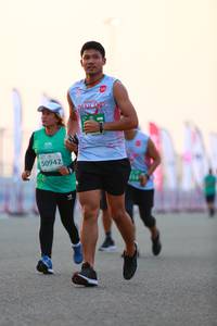 BIB: 50942
                            <button type="button" onclick="openModal(10554115)" class="btn btn-primary btn-sm float-right btn-popup" data-toggle="modal" data-target=".modal-high-quality">
                        <i class="fas fa-shopping-cart"></i> Add to Cart
                    </button>
                                            <button type="button" onclick="isThisMe(10554115, true)" class="btn btn-success btn-sm float-right btn-popup btn-isme hidden" data-toggle="tooltip" data-placement="bottom" title="นี่คือรูปของคุณใช่ไหม คลิกที่นี่เพื่อเอาเข้าอัลบั้ม">
                        <i class="fas fa-plus"></i> Add to album
                    </button>
                    <button type="button" onclick="isThisMe(10554115, false)" class="btn btn-warning btn-sm float-right btn-popup btn-isnotme hidden">
                        <i class="fas fa-ban"></i> Remove from album
                    </button>