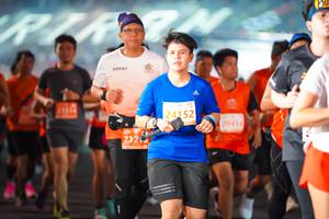 BIB: 214, 24152
                            <button type="button" onclick="openModal(11430866)" class="btn btn-primary btn-sm float-right btn-popup" data-toggle="modal" data-target=".modal-high-quality">
                        <i class="fas fa-shopping-cart"></i> Add to Cart
                    </button>
                                            <button type="button" onclick="isThisMe(11430866, true)" class="btn btn-success btn-sm float-right btn-popup btn-isme hidden" data-toggle="tooltip" data-placement="bottom" title="นี่คือรูปของคุณใช่ไหม คลิกที่นี่เพื่อเอาเข้าอัลบั้ม">
                        <i class="fas fa-plus"></i> Add to album
                    </button>
                    <button type="button" onclick="isThisMe(11430866, false)" class="btn btn-warning btn-sm float-right btn-popup btn-isnotme hidden">
                        <i class="fas fa-ban"></i> Remove from album
                    </button>