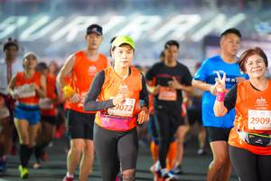 BIB: 9072, 2909
                            <button type="button" onclick="openModal(11425598)" class="btn btn-primary btn-sm float-right btn-popup" data-toggle="modal" data-target=".modal-high-quality">
                        <i class="fas fa-shopping-cart"></i> Add to Cart
                    </button>
                                            <button type="button" onclick="isThisMe(11425598, true)" class="btn btn-success btn-sm float-right btn-popup btn-isme hidden" data-toggle="tooltip" data-placement="bottom" title="นี่คือรูปของคุณใช่ไหม คลิกที่นี่เพื่อเอาเข้าอัลบั้ม">
                        <i class="fas fa-plus"></i> Add to album
                    </button>
                    <button type="button" onclick="isThisMe(11425598, false)" class="btn btn-warning btn-sm float-right btn-popup btn-isnotme hidden">
                        <i class="fas fa-ban"></i> Remove from album
                    </button>