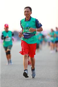 BIB: 502
                            <button type="button" onclick="openModal(10555613)" class="btn btn-primary btn-sm float-right btn-popup" data-toggle="modal" data-target=".modal-high-quality">
                        <i class="fas fa-shopping-cart"></i> Add to Cart
                    </button>
                                            <button type="button" onclick="isThisMe(10555613, true)" class="btn btn-success btn-sm float-right btn-popup btn-isme hidden" data-toggle="tooltip" data-placement="bottom" title="นี่คือรูปของคุณใช่ไหม คลิกที่นี่เพื่อเอาเข้าอัลบั้ม">
                        <i class="fas fa-plus"></i> Add to album
                    </button>
                    <button type="button" onclick="isThisMe(10555613, false)" class="btn btn-warning btn-sm float-right btn-popup btn-isnotme hidden">
                        <i class="fas fa-ban"></i> Remove from album
                    </button>