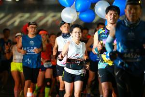BIB: 4452, 420, 4400
                            <button type="button" onclick="openModal(11726028)" class="btn btn-primary btn-sm float-right btn-popup" data-toggle="modal" data-target=".modal-high-quality">
                        <i class="fas fa-shopping-cart"></i> Add to Cart
                    </button>
                                            <button type="button" onclick="isThisMe(11726028, true)" class="btn btn-success btn-sm float-right btn-popup btn-isme hidden" data-toggle="tooltip" data-placement="bottom" title="นี่คือรูปของคุณใช่ไหม คลิกที่นี่เพื่อเอาเข้าอัลบั้ม">
                        <i class="fas fa-plus"></i> Add to album
                    </button>
                    <button type="button" onclick="isThisMe(11726028, false)" class="btn btn-warning btn-sm float-right btn-popup btn-isnotme hidden">
                        <i class="fas fa-ban"></i> Remove from album
                    </button>