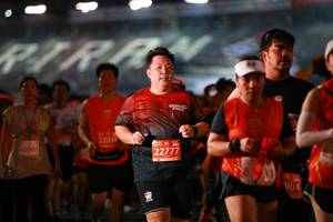 BIB: 220, 82005, 22777, 904
                            <button type="button" onclick="openModal(11793202)" class="btn btn-primary btn-sm float-right btn-popup" data-toggle="modal" data-target=".modal-high-quality">
                        <i class="fas fa-shopping-cart"></i> Add to Cart
                    </button>
                                            <button type="button" onclick="isThisMe(11793202, true)" class="btn btn-success btn-sm float-right btn-popup btn-isme hidden" data-toggle="tooltip" data-placement="bottom" title="นี่คือรูปของคุณใช่ไหม คลิกที่นี่เพื่อเอาเข้าอัลบั้ม">
                        <i class="fas fa-plus"></i> Add to album
                    </button>
                    <button type="button" onclick="isThisMe(11793202, false)" class="btn btn-warning btn-sm float-right btn-popup btn-isnotme hidden">
                        <i class="fas fa-ban"></i> Remove from album
                    </button>