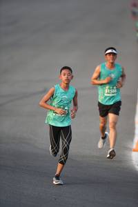 BIB: 1588
                            <button type="button" onclick="openModal(10501864)" class="btn btn-primary btn-sm float-right btn-popup" data-toggle="modal" data-target=".modal-high-quality">
                        <i class="fas fa-shopping-cart"></i> Add to Cart
                    </button>
                                            <button type="button" onclick="isThisMe(10501864, true)" class="btn btn-success btn-sm float-right btn-popup btn-isme hidden" data-toggle="tooltip" data-placement="bottom" title="นี่คือรูปของคุณใช่ไหม คลิกที่นี่เพื่อเอาเข้าอัลบั้ม">
                        <i class="fas fa-plus"></i> Add to album
                    </button>
                    <button type="button" onclick="isThisMe(10501864, false)" class="btn btn-warning btn-sm float-right btn-popup btn-isnotme hidden">
                        <i class="fas fa-ban"></i> Remove from album
                    </button>