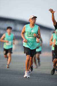 BIB: 5015
                            <button type="button" onclick="openModal(10502935)" class="btn btn-primary btn-sm float-right btn-popup" data-toggle="modal" data-target=".modal-high-quality">
                        <i class="fas fa-shopping-cart"></i> Add to Cart
                    </button>
                                            <button type="button" onclick="isThisMe(10502935, true)" class="btn btn-success btn-sm float-right btn-popup btn-isme hidden" data-toggle="tooltip" data-placement="bottom" title="นี่คือรูปของคุณใช่ไหม คลิกที่นี่เพื่อเอาเข้าอัลบั้ม">
                        <i class="fas fa-plus"></i> Add to album
                    </button>
                    <button type="button" onclick="isThisMe(10502935, false)" class="btn btn-warning btn-sm float-right btn-popup btn-isnotme hidden">
                        <i class="fas fa-ban"></i> Remove from album
                    </button>