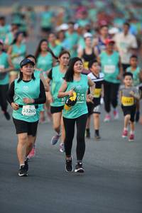 BIB: 018, 53260
                            <button type="button" onclick="openModal(10510296)" class="btn btn-primary btn-sm float-right btn-popup" data-toggle="modal" data-target=".modal-high-quality">
                        <i class="fas fa-shopping-cart"></i> Add to Cart
                    </button>
                                            <button type="button" onclick="isThisMe(10510296, true)" class="btn btn-success btn-sm float-right btn-popup btn-isme hidden" data-toggle="tooltip" data-placement="bottom" title="นี่คือรูปของคุณใช่ไหม คลิกที่นี่เพื่อเอาเข้าอัลบั้ม">
                        <i class="fas fa-plus"></i> Add to album
                    </button>
                    <button type="button" onclick="isThisMe(10510296, false)" class="btn btn-warning btn-sm float-right btn-popup btn-isnotme hidden">
                        <i class="fas fa-ban"></i> Remove from album
                    </button>