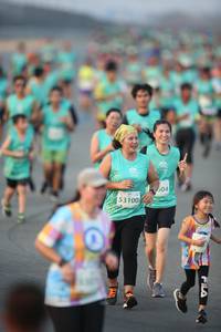 BIB: 504, 53100
                            <button type="button" onclick="openModal(10507610)" class="btn btn-primary btn-sm float-right btn-popup" data-toggle="modal" data-target=".modal-high-quality">
                        <i class="fas fa-shopping-cart"></i> Add to Cart
                    </button>
                                            <button type="button" onclick="isThisMe(10507610, true)" class="btn btn-success btn-sm float-right btn-popup btn-isme hidden" data-toggle="tooltip" data-placement="bottom" title="นี่คือรูปของคุณใช่ไหม คลิกที่นี่เพื่อเอาเข้าอัลบั้ม">
                        <i class="fas fa-plus"></i> Add to album
                    </button>
                    <button type="button" onclick="isThisMe(10507610, false)" class="btn btn-warning btn-sm float-right btn-popup btn-isnotme hidden">
                        <i class="fas fa-ban"></i> Remove from album
                    </button>