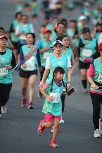 BIB: 220
                            <button type="button" onclick="openModal(10510085)" class="btn btn-primary btn-sm float-right btn-popup" data-toggle="modal" data-target=".modal-high-quality">
                        <i class="fas fa-shopping-cart"></i> Add to Cart
                    </button>
                                            <button type="button" onclick="isThisMe(10510085, true)" class="btn btn-success btn-sm float-right btn-popup btn-isme hidden" data-toggle="tooltip" data-placement="bottom" title="นี่คือรูปของคุณใช่ไหม คลิกที่นี่เพื่อเอาเข้าอัลบั้ม">
                        <i class="fas fa-plus"></i> Add to album
                    </button>
                    <button type="button" onclick="isThisMe(10510085, false)" class="btn btn-warning btn-sm float-right btn-popup btn-isnotme hidden">
                        <i class="fas fa-ban"></i> Remove from album
                    </button>