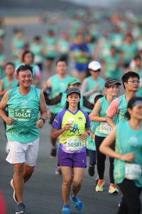 BIB: 50454, 5061, 50583
                            <button type="button" onclick="openModal(10507721)" class="btn btn-primary btn-sm float-right btn-popup" data-toggle="modal" data-target=".modal-high-quality">
                        <i class="fas fa-shopping-cart"></i> Add to Cart
                    </button>
                                            <button type="button" onclick="isThisMe(10507721, true)" class="btn btn-success btn-sm float-right btn-popup btn-isme hidden" data-toggle="tooltip" data-placement="bottom" title="นี่คือรูปของคุณใช่ไหม คลิกที่นี่เพื่อเอาเข้าอัลบั้ม">
                        <i class="fas fa-plus"></i> Add to album
                    </button>
                    <button type="button" onclick="isThisMe(10507721, false)" class="btn btn-warning btn-sm float-right btn-popup btn-isnotme hidden">
                        <i class="fas fa-ban"></i> Remove from album
                    </button>