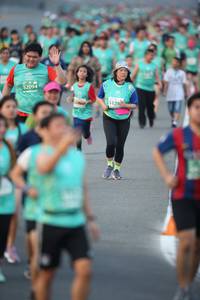 BIB: 52094, 129
                            <button type="button" onclick="openModal(10511419)" class="btn btn-primary btn-sm float-right btn-popup" data-toggle="modal" data-target=".modal-high-quality">
                        <i class="fas fa-shopping-cart"></i> Add to Cart
                    </button>
                                            <button type="button" onclick="isThisMe(10511419, true)" class="btn btn-success btn-sm float-right btn-popup btn-isme hidden" data-toggle="tooltip" data-placement="bottom" title="นี่คือรูปของคุณใช่ไหม คลิกที่นี่เพื่อเอาเข้าอัลบั้ม">
                        <i class="fas fa-plus"></i> Add to album
                    </button>
                    <button type="button" onclick="isThisMe(10511419, false)" class="btn btn-warning btn-sm float-right btn-popup btn-isnotme hidden">
                        <i class="fas fa-ban"></i> Remove from album
                    </button>