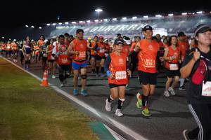 BIB: 275, 021817, 24779
                            <button type="button" onclick="openModal(11402882)" class="btn btn-primary btn-sm float-right btn-popup" data-toggle="modal" data-target=".modal-high-quality">
                        <i class="fas fa-shopping-cart"></i> Add to Cart
                    </button>
                                            <button type="button" onclick="isThisMe(11402882, true)" class="btn btn-success btn-sm float-right btn-popup btn-isme hidden" data-toggle="tooltip" data-placement="bottom" title="นี่คือรูปของคุณใช่ไหม คลิกที่นี่เพื่อเอาเข้าอัลบั้ม">
                        <i class="fas fa-plus"></i> Add to album
                    </button>
                    <button type="button" onclick="isThisMe(11402882, false)" class="btn btn-warning btn-sm float-right btn-popup btn-isnotme hidden">
                        <i class="fas fa-ban"></i> Remove from album
                    </button>