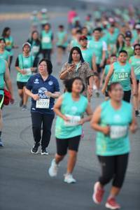 BIB: 1678, 50772
                            <button type="button" onclick="openModal(10511494)" class="btn btn-primary btn-sm float-right btn-popup" data-toggle="modal" data-target=".modal-high-quality">
                        <i class="fas fa-shopping-cart"></i> Add to Cart
                    </button>
                                            <button type="button" onclick="isThisMe(10511494, true)" class="btn btn-success btn-sm float-right btn-popup btn-isme hidden" data-toggle="tooltip" data-placement="bottom" title="นี่คือรูปของคุณใช่ไหม คลิกที่นี่เพื่อเอาเข้าอัลบั้ม">
                        <i class="fas fa-plus"></i> Add to album
                    </button>
                    <button type="button" onclick="isThisMe(10511494, false)" class="btn btn-warning btn-sm float-right btn-popup btn-isnotme hidden">
                        <i class="fas fa-ban"></i> Remove from album
                    </button>