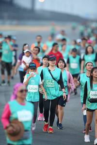 BIB: 52063, 52520, 5080
                            <button type="button" onclick="openModal(10512804)" class="btn btn-primary btn-sm float-right btn-popup" data-toggle="modal" data-target=".modal-high-quality">
                        <i class="fas fa-shopping-cart"></i> Add to Cart
                    </button>
                                            <button type="button" onclick="isThisMe(10512804, true)" class="btn btn-success btn-sm float-right btn-popup btn-isme hidden" data-toggle="tooltip" data-placement="bottom" title="นี่คือรูปของคุณใช่ไหม คลิกที่นี่เพื่อเอาเข้าอัลบั้ม">
                        <i class="fas fa-plus"></i> Add to album
                    </button>
                    <button type="button" onclick="isThisMe(10512804, false)" class="btn btn-warning btn-sm float-right btn-popup btn-isnotme hidden">
                        <i class="fas fa-ban"></i> Remove from album
                    </button>