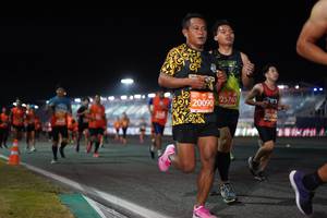 BIB: 25765, 20090, 2000
                            <button type="button" onclick="openModal(11348573)" class="btn btn-primary btn-sm float-right btn-popup" data-toggle="modal" data-target=".modal-high-quality">
                        <i class="fas fa-shopping-cart"></i> Add to Cart
                    </button>
                                            <button type="button" onclick="isThisMe(11348573, true)" class="btn btn-success btn-sm float-right btn-popup btn-isme hidden" data-toggle="tooltip" data-placement="bottom" title="นี่คือรูปของคุณใช่ไหม คลิกที่นี่เพื่อเอาเข้าอัลบั้ม">
                        <i class="fas fa-plus"></i> Add to album
                    </button>
                    <button type="button" onclick="isThisMe(11348573, false)" class="btn btn-warning btn-sm float-right btn-popup btn-isnotme hidden">
                        <i class="fas fa-ban"></i> Remove from album
                    </button>