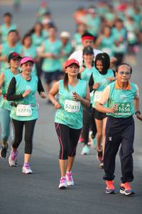 BIB: 52815, 1656, 52748
                            <button type="button" onclick="openModal(10505807)" class="btn btn-primary btn-sm float-right btn-popup" data-toggle="modal" data-target=".modal-high-quality">
                        <i class="fas fa-shopping-cart"></i> Add to Cart
                    </button>
                                            <button type="button" onclick="isThisMe(10505807, true)" class="btn btn-success btn-sm float-right btn-popup btn-isme hidden" data-toggle="tooltip" data-placement="bottom" title="นี่คือรูปของคุณใช่ไหม คลิกที่นี่เพื่อเอาเข้าอัลบั้ม">
                        <i class="fas fa-plus"></i> Add to album
                    </button>
                    <button type="button" onclick="isThisMe(10505807, false)" class="btn btn-warning btn-sm float-right btn-popup btn-isnotme hidden">
                        <i class="fas fa-ban"></i> Remove from album
                    </button>