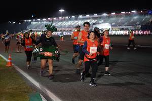 BIB: 296, 29682, 27315
                            <button type="button" onclick="openModal(11417867)" class="btn btn-primary btn-sm float-right btn-popup" data-toggle="modal" data-target=".modal-high-quality">
                        <i class="fas fa-shopping-cart"></i> Add to Cart
                    </button>
                                            <button type="button" onclick="isThisMe(11417867, true)" class="btn btn-success btn-sm float-right btn-popup btn-isme hidden" data-toggle="tooltip" data-placement="bottom" title="นี่คือรูปของคุณใช่ไหม คลิกที่นี่เพื่อเอาเข้าอัลบั้ม">
                        <i class="fas fa-plus"></i> Add to album
                    </button>
                    <button type="button" onclick="isThisMe(11417867, false)" class="btn btn-warning btn-sm float-right btn-popup btn-isnotme hidden">
                        <i class="fas fa-ban"></i> Remove from album
                    </button>