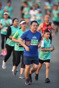 BIB: 51631
                            <button type="button" onclick="openModal(10506608)" class="btn btn-primary btn-sm float-right btn-popup" data-toggle="modal" data-target=".modal-high-quality">
                        <i class="fas fa-shopping-cart"></i> Add to Cart
                    </button>
                                            <button type="button" onclick="isThisMe(10506608, true)" class="btn btn-success btn-sm float-right btn-popup btn-isme hidden" data-toggle="tooltip" data-placement="bottom" title="นี่คือรูปของคุณใช่ไหม คลิกที่นี่เพื่อเอาเข้าอัลบั้ม">
                        <i class="fas fa-plus"></i> Add to album
                    </button>
                    <button type="button" onclick="isThisMe(10506608, false)" class="btn btn-warning btn-sm float-right btn-popup btn-isnotme hidden">
                        <i class="fas fa-ban"></i> Remove from album
                    </button>