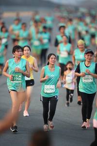 BIB: 1906, 50974, 50796
                            <button type="button" onclick="openModal(10507594)" class="btn btn-primary btn-sm float-right btn-popup" data-toggle="modal" data-target=".modal-high-quality">
                        <i class="fas fa-shopping-cart"></i> Add to Cart
                    </button>
                                            <button type="button" onclick="isThisMe(10507594, true)" class="btn btn-success btn-sm float-right btn-popup btn-isme hidden" data-toggle="tooltip" data-placement="bottom" title="นี่คือรูปของคุณใช่ไหม คลิกที่นี่เพื่อเอาเข้าอัลบั้ม">
                        <i class="fas fa-plus"></i> Add to album
                    </button>
                    <button type="button" onclick="isThisMe(10507594, false)" class="btn btn-warning btn-sm float-right btn-popup btn-isnotme hidden">
                        <i class="fas fa-ban"></i> Remove from album
                    </button>