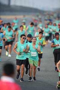 BIB: 1680, 52552
                            <button type="button" onclick="openModal(10507642)" class="btn btn-primary btn-sm float-right btn-popup" data-toggle="modal" data-target=".modal-high-quality">
                        <i class="fas fa-shopping-cart"></i> Add to Cart
                    </button>
                                            <button type="button" onclick="isThisMe(10507642, true)" class="btn btn-success btn-sm float-right btn-popup btn-isme hidden" data-toggle="tooltip" data-placement="bottom" title="นี่คือรูปของคุณใช่ไหม คลิกที่นี่เพื่อเอาเข้าอัลบั้ม">
                        <i class="fas fa-plus"></i> Add to album
                    </button>
                    <button type="button" onclick="isThisMe(10507642, false)" class="btn btn-warning btn-sm float-right btn-popup btn-isnotme hidden">
                        <i class="fas fa-ban"></i> Remove from album
                    </button>