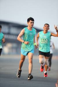 BIB: 51762
                            <button type="button" onclick="openModal(10502685)" class="btn btn-primary btn-sm float-right btn-popup" data-toggle="modal" data-target=".modal-high-quality">
                        <i class="fas fa-shopping-cart"></i> Add to Cart
                    </button>
                                            <button type="button" onclick="isThisMe(10502685, true)" class="btn btn-success btn-sm float-right btn-popup btn-isme hidden" data-toggle="tooltip" data-placement="bottom" title="นี่คือรูปของคุณใช่ไหม คลิกที่นี่เพื่อเอาเข้าอัลบั้ม">
                        <i class="fas fa-plus"></i> Add to album
                    </button>
                    <button type="button" onclick="isThisMe(10502685, false)" class="btn btn-warning btn-sm float-right btn-popup btn-isnotme hidden">
                        <i class="fas fa-ban"></i> Remove from album
                    </button>