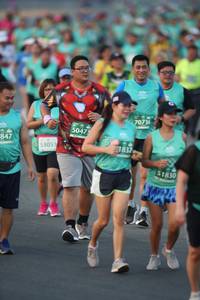 BIB: 70736, 50473, 847, 1832, 53053, 51830
                            <button type="button" onclick="openModal(10510624)" class="btn btn-primary btn-sm float-right btn-popup" data-toggle="modal" data-target=".modal-high-quality">
                        <i class="fas fa-shopping-cart"></i> Add to Cart
                    </button>
                                            <button type="button" onclick="isThisMe(10510624, true)" class="btn btn-success btn-sm float-right btn-popup btn-isme hidden" data-toggle="tooltip" data-placement="bottom" title="นี่คือรูปของคุณใช่ไหม คลิกที่นี่เพื่อเอาเข้าอัลบั้ม">
                        <i class="fas fa-plus"></i> Add to album
                    </button>
                    <button type="button" onclick="isThisMe(10510624, false)" class="btn btn-warning btn-sm float-right btn-popup btn-isnotme hidden">
                        <i class="fas fa-ban"></i> Remove from album
                    </button>