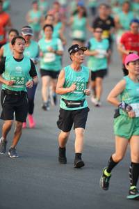 BIB: 660, 072
                            <button type="button" onclick="openModal(10506194)" class="btn btn-primary btn-sm float-right btn-popup" data-toggle="modal" data-target=".modal-high-quality">
                        <i class="fas fa-shopping-cart"></i> Add to Cart
                    </button>
                                            <button type="button" onclick="isThisMe(10506194, true)" class="btn btn-success btn-sm float-right btn-popup btn-isme hidden" data-toggle="tooltip" data-placement="bottom" title="นี่คือรูปของคุณใช่ไหม คลิกที่นี่เพื่อเอาเข้าอัลบั้ม">
                        <i class="fas fa-plus"></i> Add to album
                    </button>
                    <button type="button" onclick="isThisMe(10506194, false)" class="btn btn-warning btn-sm float-right btn-popup btn-isnotme hidden">
                        <i class="fas fa-ban"></i> Remove from album
                    </button>