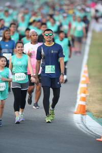 BIB: 52017, 52613, 393
                            <button type="button" onclick="openModal(10511656)" class="btn btn-primary btn-sm float-right btn-popup" data-toggle="modal" data-target=".modal-high-quality">
                        <i class="fas fa-shopping-cart"></i> Add to Cart
                    </button>
                                            <button type="button" onclick="isThisMe(10511656, true)" class="btn btn-success btn-sm float-right btn-popup btn-isme hidden" data-toggle="tooltip" data-placement="bottom" title="นี่คือรูปของคุณใช่ไหม คลิกที่นี่เพื่อเอาเข้าอัลบั้ม">
                        <i class="fas fa-plus"></i> Add to album
                    </button>
                    <button type="button" onclick="isThisMe(10511656, false)" class="btn btn-warning btn-sm float-right btn-popup btn-isnotme hidden">
                        <i class="fas fa-ban"></i> Remove from album
                    </button>