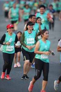 BIB: 52650, 50678, 52775
                            <button type="button" onclick="openModal(10511440)" class="btn btn-primary btn-sm float-right btn-popup" data-toggle="modal" data-target=".modal-high-quality">
                        <i class="fas fa-shopping-cart"></i> Add to Cart
                    </button>
                                            <button type="button" onclick="isThisMe(10511440, true)" class="btn btn-success btn-sm float-right btn-popup btn-isme hidden" data-toggle="tooltip" data-placement="bottom" title="นี่คือรูปของคุณใช่ไหม คลิกที่นี่เพื่อเอาเข้าอัลบั้ม">
                        <i class="fas fa-plus"></i> Add to album
                    </button>
                    <button type="button" onclick="isThisMe(10511440, false)" class="btn btn-warning btn-sm float-right btn-popup btn-isnotme hidden">
                        <i class="fas fa-ban"></i> Remove from album
                    </button>