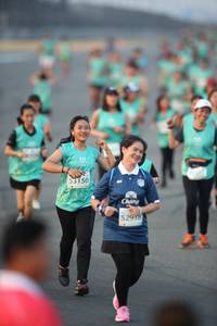 BIB: 53150, 52918
                            <button type="button" onclick="openModal(10507530)" class="btn btn-primary btn-sm float-right btn-popup" data-toggle="modal" data-target=".modal-high-quality">
                        <i class="fas fa-shopping-cart"></i> Add to Cart
                    </button>
                                            <button type="button" onclick="isThisMe(10507530, true)" class="btn btn-success btn-sm float-right btn-popup btn-isme hidden" data-toggle="tooltip" data-placement="bottom" title="นี่คือรูปของคุณใช่ไหม คลิกที่นี่เพื่อเอาเข้าอัลบั้ม">
                        <i class="fas fa-plus"></i> Add to album
                    </button>
                    <button type="button" onclick="isThisMe(10507530, false)" class="btn btn-warning btn-sm float-right btn-popup btn-isnotme hidden">
                        <i class="fas fa-ban"></i> Remove from album
                    </button>