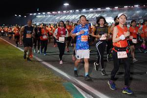 BIB: 200, 2355, 378, 80330, 28534, 
                            <button type="button" onclick="openModal(11399463)" class="btn btn-primary btn-sm float-right btn-popup" data-toggle="modal" data-target=".modal-high-quality">
                        <i class="fas fa-shopping-cart"></i> Add to Cart
                    </button>
                                            <button type="button" onclick="isThisMe(11399463, true)" class="btn btn-success btn-sm float-right btn-popup btn-isme hidden" data-toggle="tooltip" data-placement="bottom" title="นี่คือรูปของคุณใช่ไหม คลิกที่นี่เพื่อเอาเข้าอัลบั้ม">
                        <i class="fas fa-plus"></i> Add to album
                    </button>
                    <button type="button" onclick="isThisMe(11399463, false)" class="btn btn-warning btn-sm float-right btn-popup btn-isnotme hidden">
                        <i class="fas fa-ban"></i> Remove from album
                    </button>
