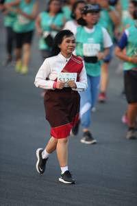 BIB: 51253
                            <button type="button" onclick="openModal(10510020)" class="btn btn-primary btn-sm float-right btn-popup" data-toggle="modal" data-target=".modal-high-quality">
                        <i class="fas fa-shopping-cart"></i> Add to Cart
                    </button>
                                            <button type="button" onclick="isThisMe(10510020, true)" class="btn btn-success btn-sm float-right btn-popup btn-isme hidden" data-toggle="tooltip" data-placement="bottom" title="นี่คือรูปของคุณใช่ไหม คลิกที่นี่เพื่อเอาเข้าอัลบั้ม">
                        <i class="fas fa-plus"></i> Add to album
                    </button>
                    <button type="button" onclick="isThisMe(10510020, false)" class="btn btn-warning btn-sm float-right btn-popup btn-isnotme hidden">
                        <i class="fas fa-ban"></i> Remove from album
                    </button>