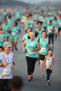 BIB: 50604, 53079
                            <button type="button" onclick="openModal(10507609)" class="btn btn-primary btn-sm float-right btn-popup" data-toggle="modal" data-target=".modal-high-quality">
                        <i class="fas fa-shopping-cart"></i> Add to Cart
                    </button>
                                            <button type="button" onclick="isThisMe(10507609, true)" class="btn btn-success btn-sm float-right btn-popup btn-isme hidden" data-toggle="tooltip" data-placement="bottom" title="นี่คือรูปของคุณใช่ไหม คลิกที่นี่เพื่อเอาเข้าอัลบั้ม">
                        <i class="fas fa-plus"></i> Add to album
                    </button>
                    <button type="button" onclick="isThisMe(10507609, false)" class="btn btn-warning btn-sm float-right btn-popup btn-isnotme hidden">
                        <i class="fas fa-ban"></i> Remove from album
                    </button>