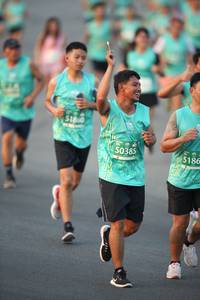 BIB: 1850, 50385, 5186
                            <button type="button" onclick="openModal(10504908)" class="btn btn-primary btn-sm float-right btn-popup" data-toggle="modal" data-target=".modal-high-quality">
                        <i class="fas fa-shopping-cart"></i> Add to Cart
                    </button>
                                            <button type="button" onclick="isThisMe(10504908, true)" class="btn btn-success btn-sm float-right btn-popup btn-isme hidden" data-toggle="tooltip" data-placement="bottom" title="นี่คือรูปของคุณใช่ไหม คลิกที่นี่เพื่อเอาเข้าอัลบั้ม">
                        <i class="fas fa-plus"></i> Add to album
                    </button>
                    <button type="button" onclick="isThisMe(10504908, false)" class="btn btn-warning btn-sm float-right btn-popup btn-isnotme hidden">
                        <i class="fas fa-ban"></i> Remove from album
                    </button>