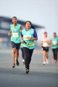 BIB: 530
                            <button type="button" onclick="openModal(10503327)" class="btn btn-primary btn-sm float-right btn-popup" data-toggle="modal" data-target=".modal-high-quality">
                        <i class="fas fa-shopping-cart"></i> Add to Cart
                    </button>
                                            <button type="button" onclick="isThisMe(10503327, true)" class="btn btn-success btn-sm float-right btn-popup btn-isme hidden" data-toggle="tooltip" data-placement="bottom" title="นี่คือรูปของคุณใช่ไหม คลิกที่นี่เพื่อเอาเข้าอัลบั้ม">
                        <i class="fas fa-plus"></i> Add to album
                    </button>
                    <button type="button" onclick="isThisMe(10503327, false)" class="btn btn-warning btn-sm float-right btn-popup btn-isnotme hidden">
                        <i class="fas fa-ban"></i> Remove from album
                    </button>