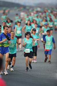 BIB: 51551, 51640, 52862
                            <button type="button" onclick="openModal(10507788)" class="btn btn-primary btn-sm float-right btn-popup" data-toggle="modal" data-target=".modal-high-quality">
                        <i class="fas fa-shopping-cart"></i> Add to Cart
                    </button>
                                            <button type="button" onclick="isThisMe(10507788, true)" class="btn btn-success btn-sm float-right btn-popup btn-isme hidden" data-toggle="tooltip" data-placement="bottom" title="นี่คือรูปของคุณใช่ไหม คลิกที่นี่เพื่อเอาเข้าอัลบั้ม">
                        <i class="fas fa-plus"></i> Add to album
                    </button>
                    <button type="button" onclick="isThisMe(10507788, false)" class="btn btn-warning btn-sm float-right btn-popup btn-isnotme hidden">
                        <i class="fas fa-ban"></i> Remove from album
                    </button>