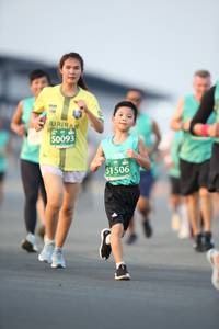 BIB: 50093, 1506
                            <button type="button" onclick="openModal(10503577)" class="btn btn-primary btn-sm float-right btn-popup" data-toggle="modal" data-target=".modal-high-quality">
                        <i class="fas fa-shopping-cart"></i> Add to Cart
                    </button>
                                            <button type="button" onclick="isThisMe(10503577, true)" class="btn btn-success btn-sm float-right btn-popup btn-isme hidden" data-toggle="tooltip" data-placement="bottom" title="นี่คือรูปของคุณใช่ไหม คลิกที่นี่เพื่อเอาเข้าอัลบั้ม">
                        <i class="fas fa-plus"></i> Add to album
                    </button>
                    <button type="button" onclick="isThisMe(10503577, false)" class="btn btn-warning btn-sm float-right btn-popup btn-isnotme hidden">
                        <i class="fas fa-ban"></i> Remove from album
                    </button>