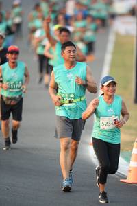 BIB: 317, 2066, 5234
                            <button type="button" onclick="openModal(10504223)" class="btn btn-primary btn-sm float-right btn-popup" data-toggle="modal" data-target=".modal-high-quality">
                        <i class="fas fa-shopping-cart"></i> Add to Cart
                    </button>
                                            <button type="button" onclick="isThisMe(10504223, true)" class="btn btn-success btn-sm float-right btn-popup btn-isme hidden" data-toggle="tooltip" data-placement="bottom" title="นี่คือรูปของคุณใช่ไหม คลิกที่นี่เพื่อเอาเข้าอัลบั้ม">
                        <i class="fas fa-plus"></i> Add to album
                    </button>
                    <button type="button" onclick="isThisMe(10504223, false)" class="btn btn-warning btn-sm float-right btn-popup btn-isnotme hidden">
                        <i class="fas fa-ban"></i> Remove from album
                    </button>