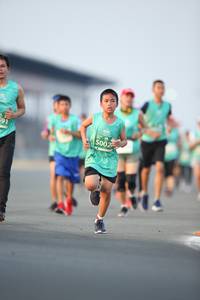 BIB: 5002
                            <button type="button" onclick="openModal(10504017)" class="btn btn-primary btn-sm float-right btn-popup" data-toggle="modal" data-target=".modal-high-quality">
                        <i class="fas fa-shopping-cart"></i> Add to Cart
                    </button>
                                            <button type="button" onclick="isThisMe(10504017, true)" class="btn btn-success btn-sm float-right btn-popup btn-isme hidden" data-toggle="tooltip" data-placement="bottom" title="นี่คือรูปของคุณใช่ไหม คลิกที่นี่เพื่อเอาเข้าอัลบั้ม">
                        <i class="fas fa-plus"></i> Add to album
                    </button>
                    <button type="button" onclick="isThisMe(10504017, false)" class="btn btn-warning btn-sm float-right btn-popup btn-isnotme hidden">
                        <i class="fas fa-ban"></i> Remove from album
                    </button>