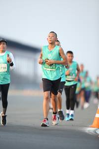 BIB: 51571, 718
                            <button type="button" onclick="openModal(10503257)" class="btn btn-primary btn-sm float-right btn-popup" data-toggle="modal" data-target=".modal-high-quality">
                        <i class="fas fa-shopping-cart"></i> Add to Cart
                    </button>
                                            <button type="button" onclick="isThisMe(10503257, true)" class="btn btn-success btn-sm float-right btn-popup btn-isme hidden" data-toggle="tooltip" data-placement="bottom" title="นี่คือรูปของคุณใช่ไหม คลิกที่นี่เพื่อเอาเข้าอัลบั้ม">
                        <i class="fas fa-plus"></i> Add to album
                    </button>
                    <button type="button" onclick="isThisMe(10503257, false)" class="btn btn-warning btn-sm float-right btn-popup btn-isnotme hidden">
                        <i class="fas fa-ban"></i> Remove from album
                    </button>