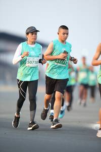 BIB: 5171, 50718
                            <button type="button" onclick="openModal(10503270)" class="btn btn-primary btn-sm float-right btn-popup" data-toggle="modal" data-target=".modal-high-quality">
                        <i class="fas fa-shopping-cart"></i> Add to Cart
                    </button>
                                            <button type="button" onclick="isThisMe(10503270, true)" class="btn btn-success btn-sm float-right btn-popup btn-isme hidden" data-toggle="tooltip" data-placement="bottom" title="นี่คือรูปของคุณใช่ไหม คลิกที่นี่เพื่อเอาเข้าอัลบั้ม">
                        <i class="fas fa-plus"></i> Add to album
                    </button>
                    <button type="button" onclick="isThisMe(10503270, false)" class="btn btn-warning btn-sm float-right btn-popup btn-isnotme hidden">
                        <i class="fas fa-ban"></i> Remove from album
                    </button>