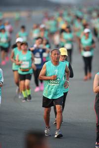 BIB: 50422
                            <button type="button" onclick="openModal(10507495)" class="btn btn-primary btn-sm float-right btn-popup" data-toggle="modal" data-target=".modal-high-quality">
                        <i class="fas fa-shopping-cart"></i> Add to Cart
                    </button>
                                            <button type="button" onclick="isThisMe(10507495, true)" class="btn btn-success btn-sm float-right btn-popup btn-isme hidden" data-toggle="tooltip" data-placement="bottom" title="นี่คือรูปของคุณใช่ไหม คลิกที่นี่เพื่อเอาเข้าอัลบั้ม">
                        <i class="fas fa-plus"></i> Add to album
                    </button>
                    <button type="button" onclick="isThisMe(10507495, false)" class="btn btn-warning btn-sm float-right btn-popup btn-isnotme hidden">
                        <i class="fas fa-ban"></i> Remove from album
                    </button>